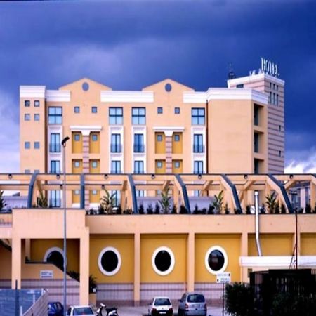 Hotel Apan เรจโจ ดี คาลาเบีย ภายนอก รูปภาพ