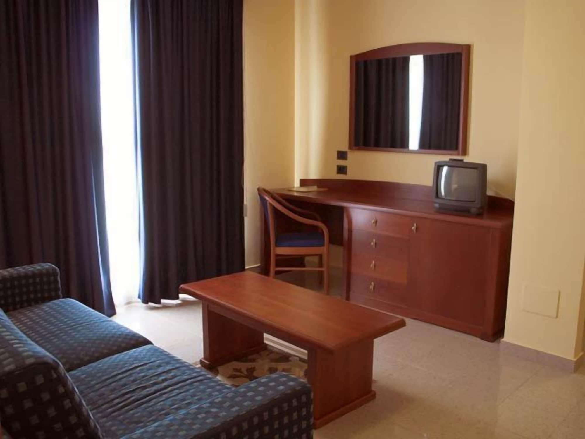 Hotel Apan เรจโจ ดี คาลาเบีย ภายนอก รูปภาพ