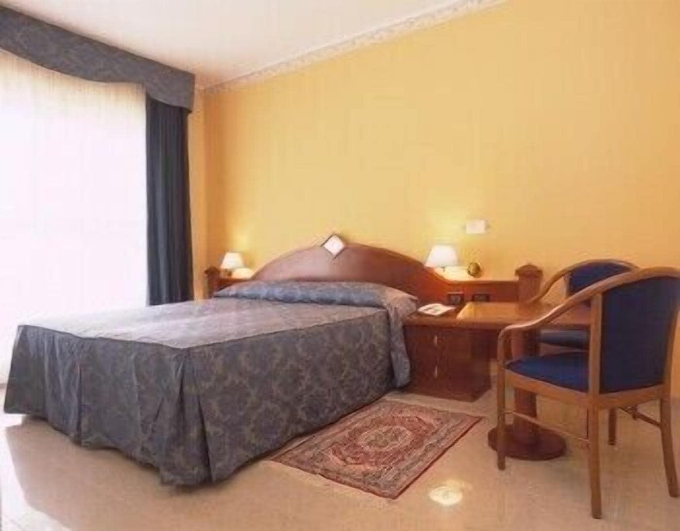 Hotel Apan เรจโจ ดี คาลาเบีย ภายนอก รูปภาพ