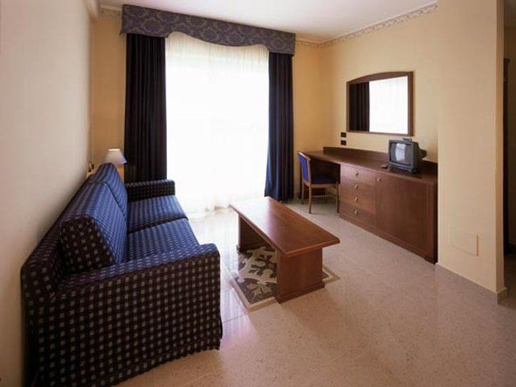 Hotel Apan เรจโจ ดี คาลาเบีย ภายนอก รูปภาพ